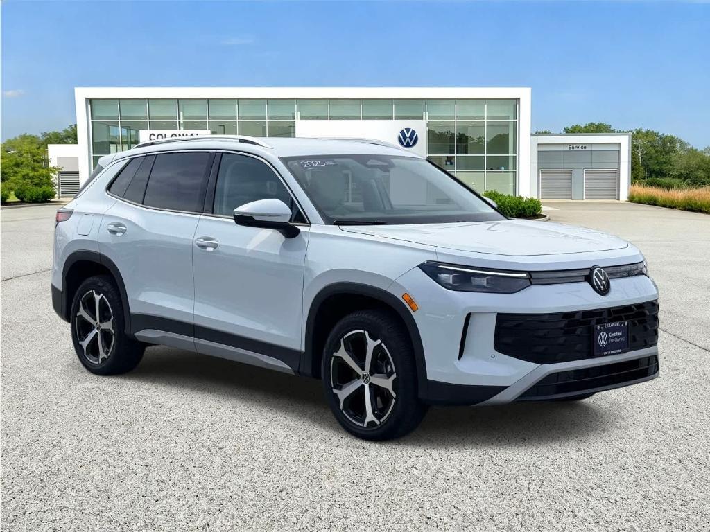 used 2025 Volkswagen Tiguan car, priced at $32,928