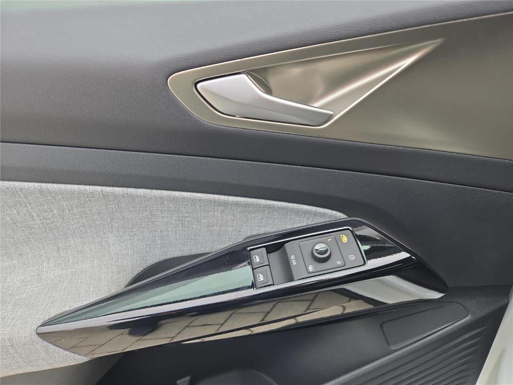 new 2025 Volkswagen ID.4 car, priced at $41,330