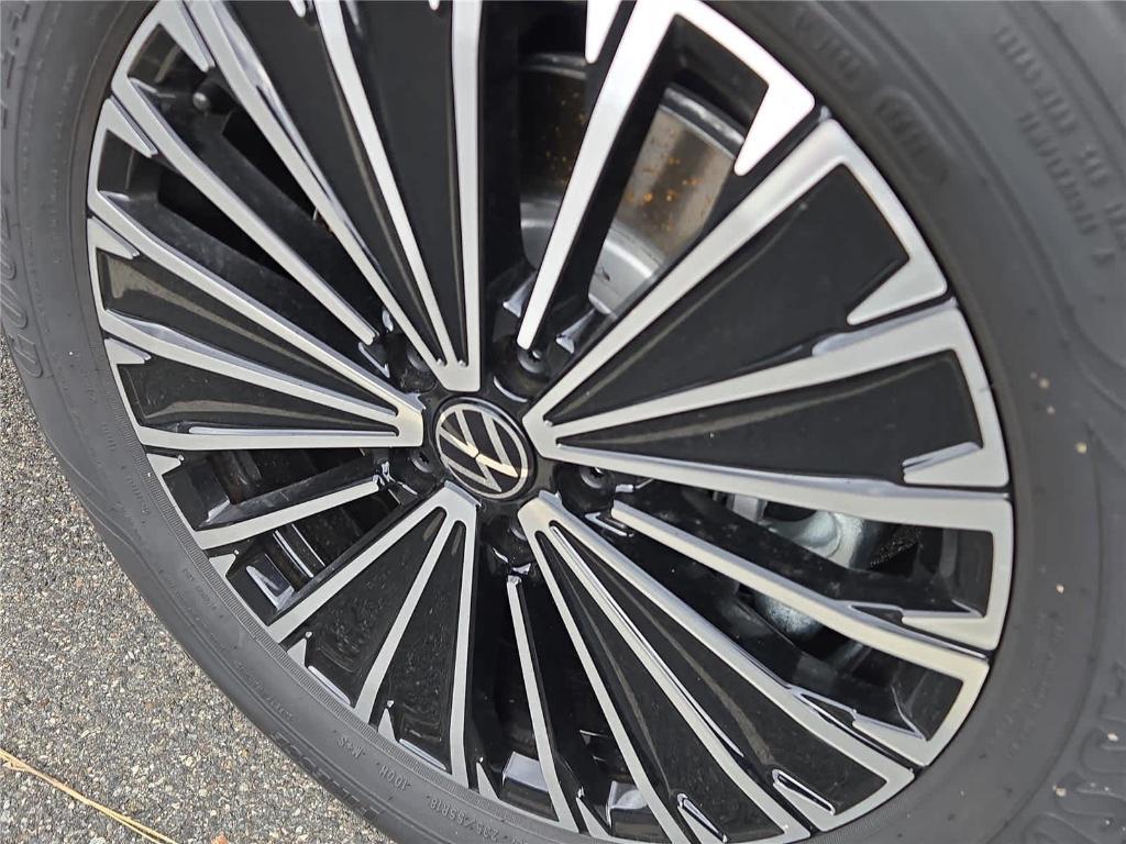 new 2026 Volkswagen Tiguan car, priced at $32,638