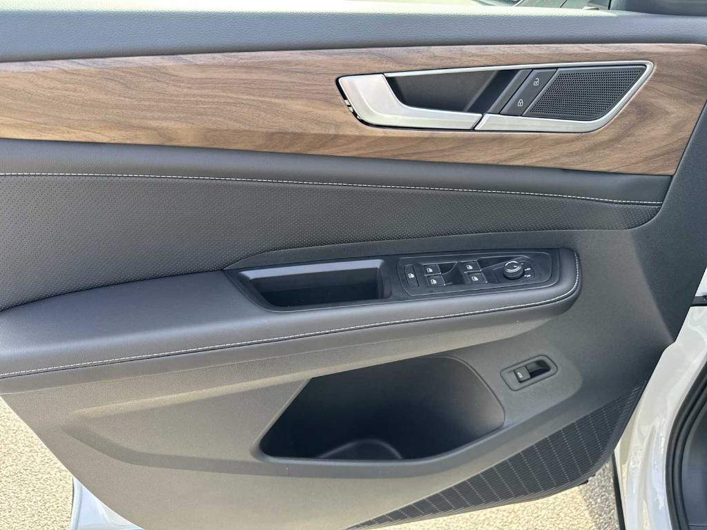 new 2026 Volkswagen Atlas car, priced at $45,312