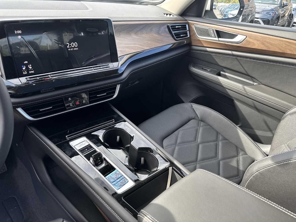 new 2026 Volkswagen Atlas car, priced at $45,312