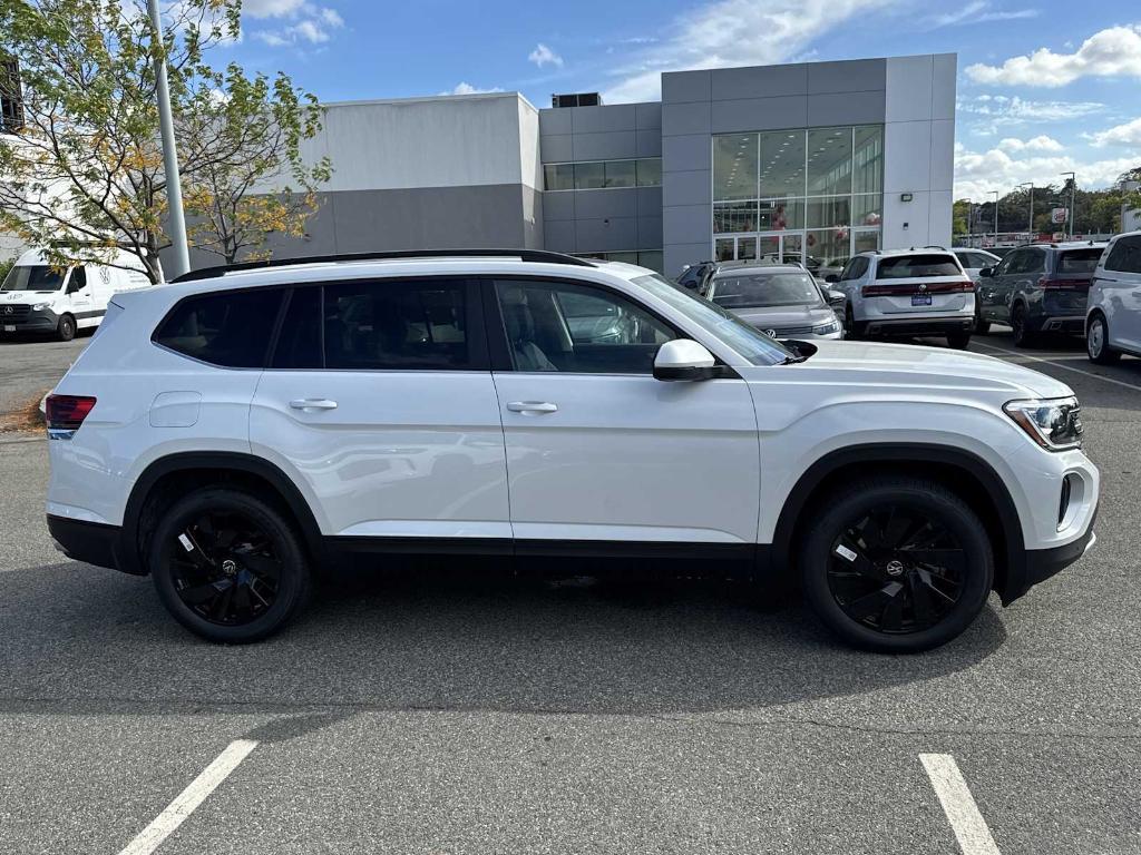 new 2026 Volkswagen Atlas car, priced at $45,312