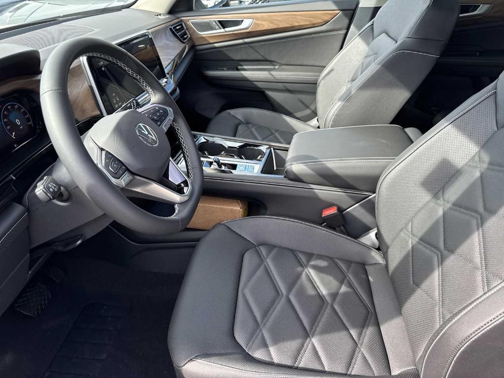 new 2026 Volkswagen Atlas car, priced at $45,312