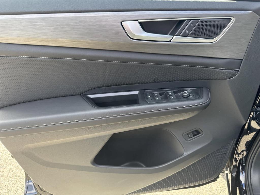 new 2026 Volkswagen Atlas Cross Sport car, priced at $44,641