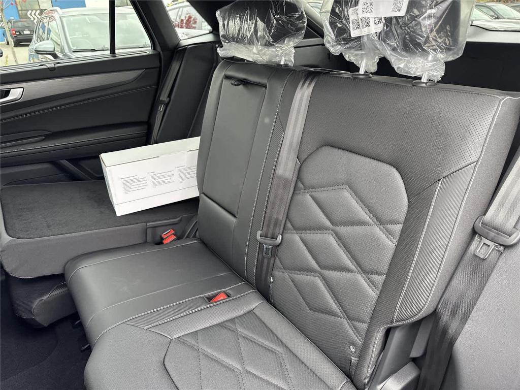 new 2026 Volkswagen Atlas Cross Sport car, priced at $45,287