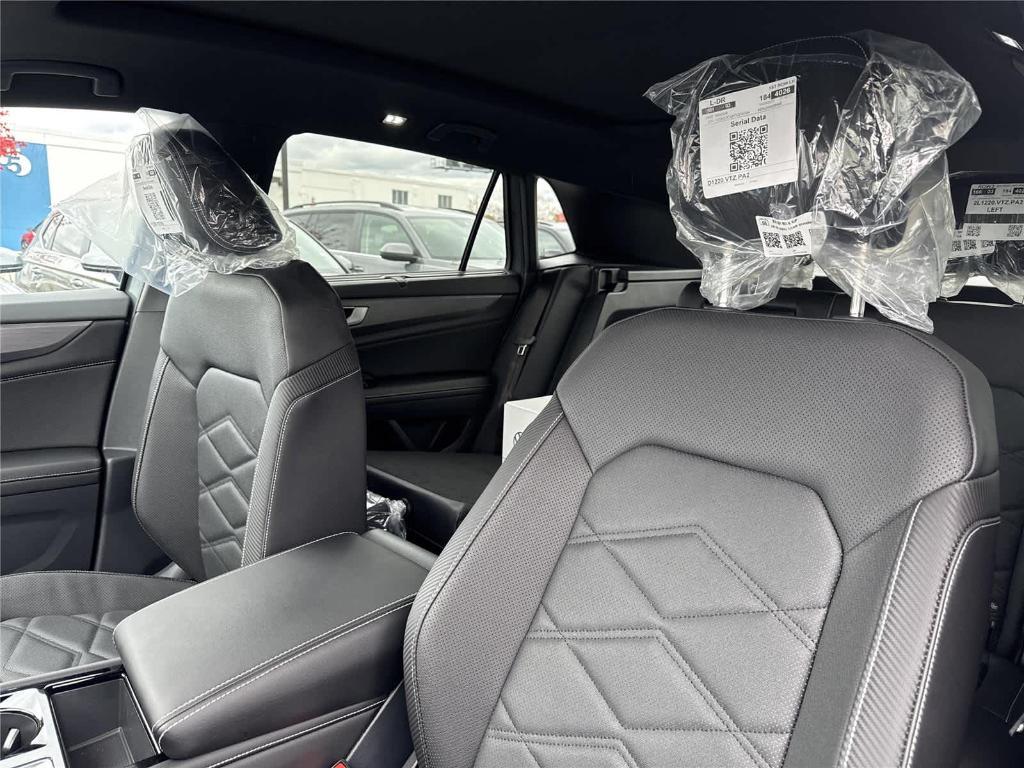 new 2026 Volkswagen Atlas Cross Sport car, priced at $45,287