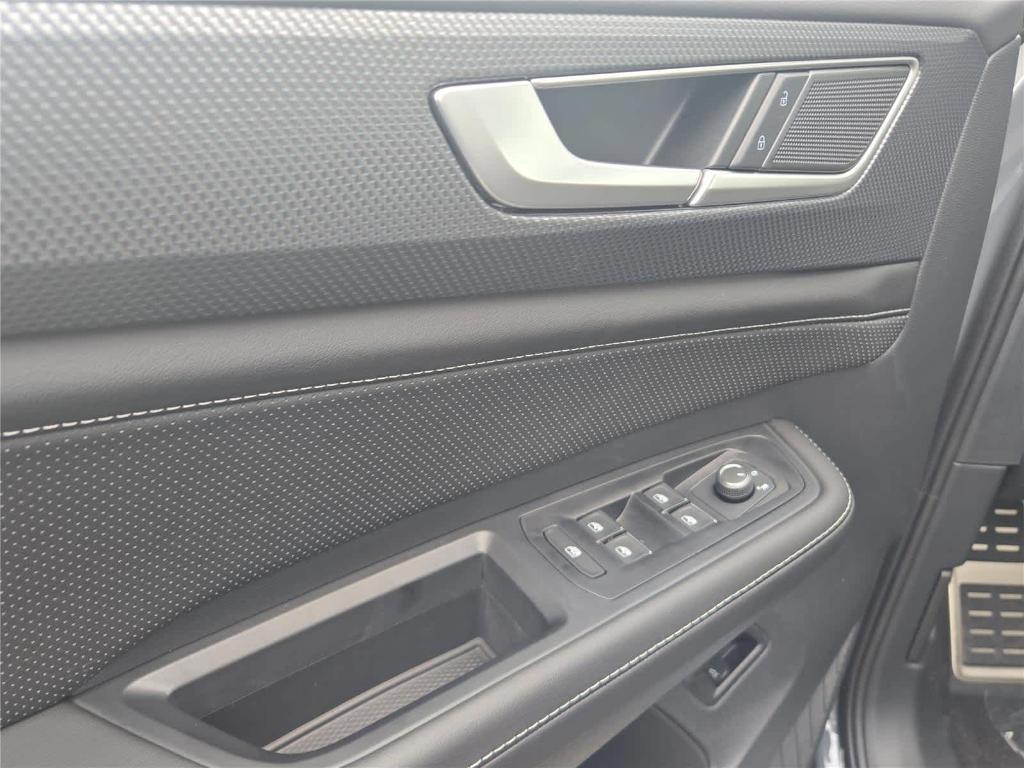 new 2026 Volkswagen Atlas Cross Sport car, priced at $49,486