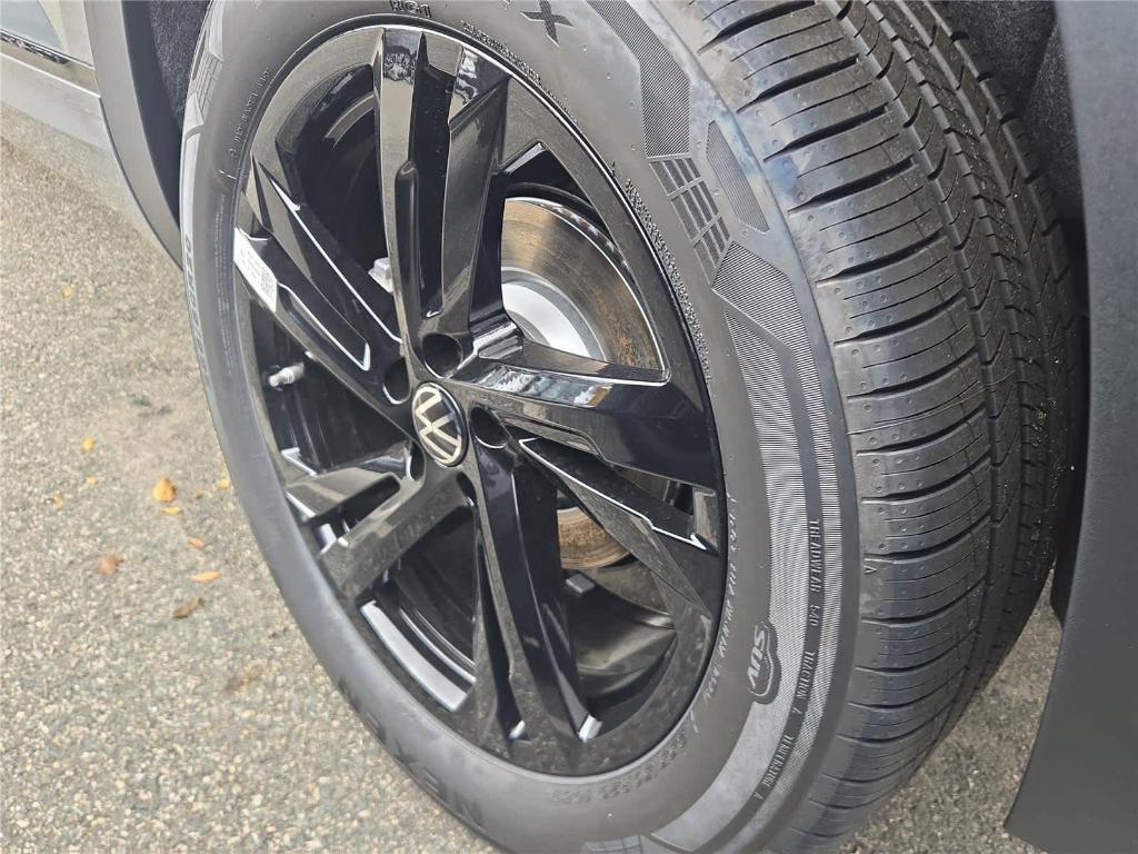 new 2026 Volkswagen Atlas Cross Sport car, priced at $49,486