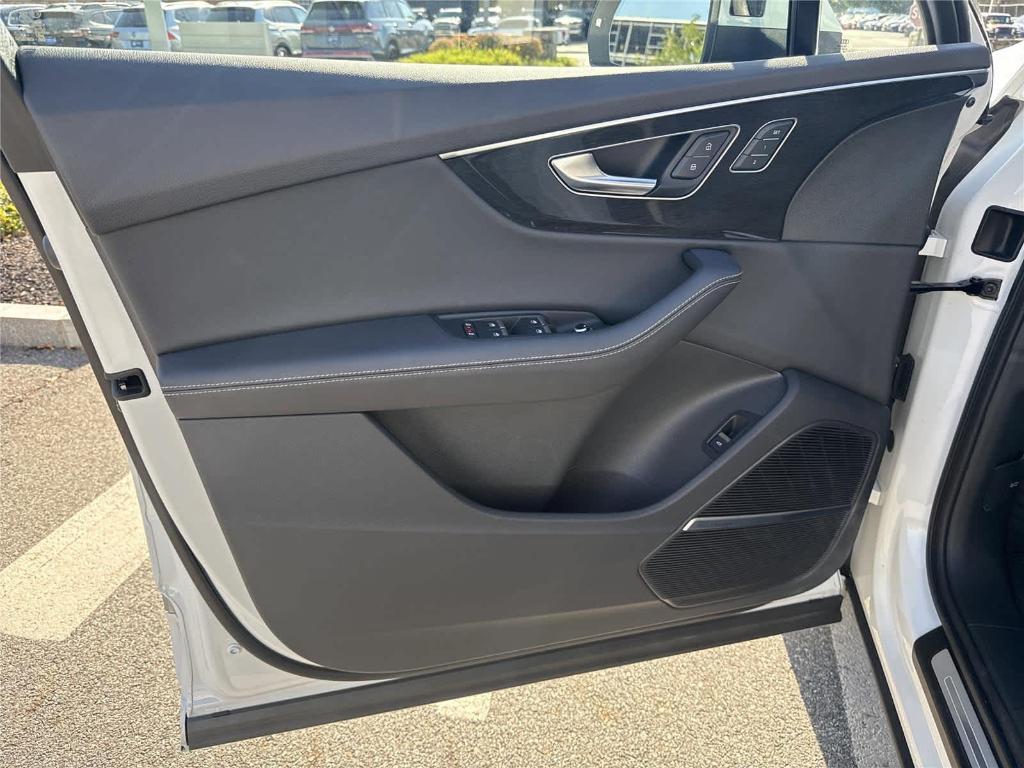used 2025 Audi Q7 car, priced at $51,491
