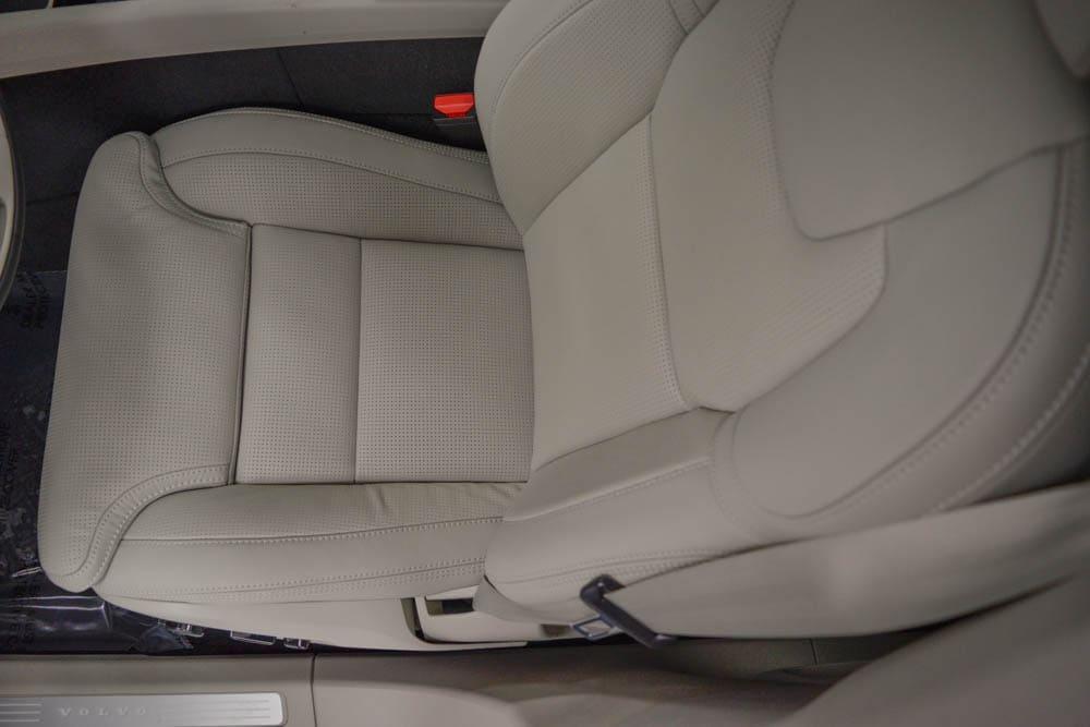 new 2026 Volvo XC60 Plug-In Hybrid car, priced at $74,825