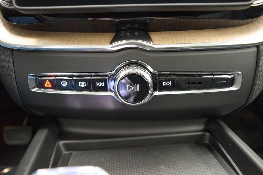 new 2026 Volvo XC60 Plug-In Hybrid car, priced at $68,875