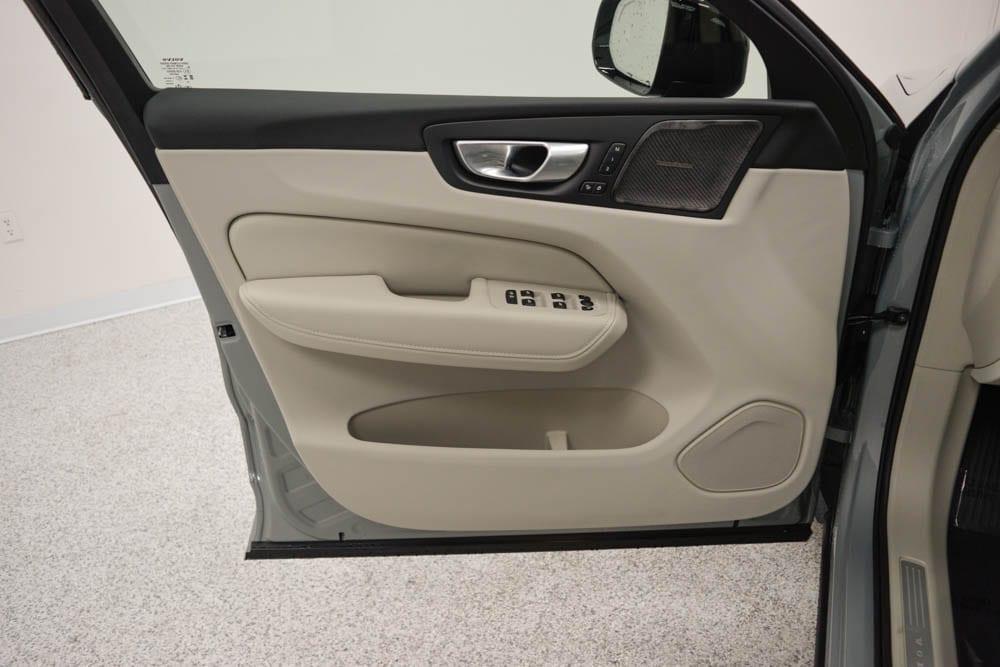 new 2026 Volvo XC60 car, priced at $63,525