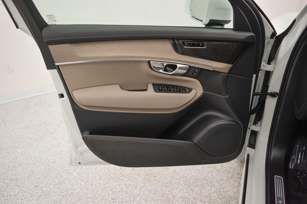 new 2026 Volvo XC90 Plug-In Hybrid car, priced at $81,455