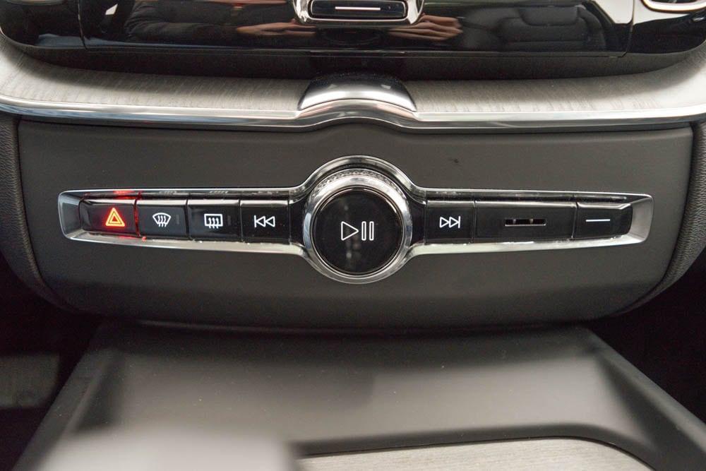 used 2025 Volvo XC60 car, priced at $38,304