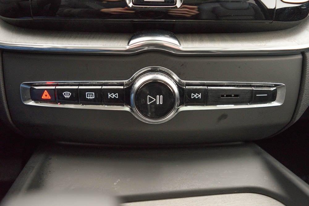 used 2025 Volvo XC60 car, priced at $40,520