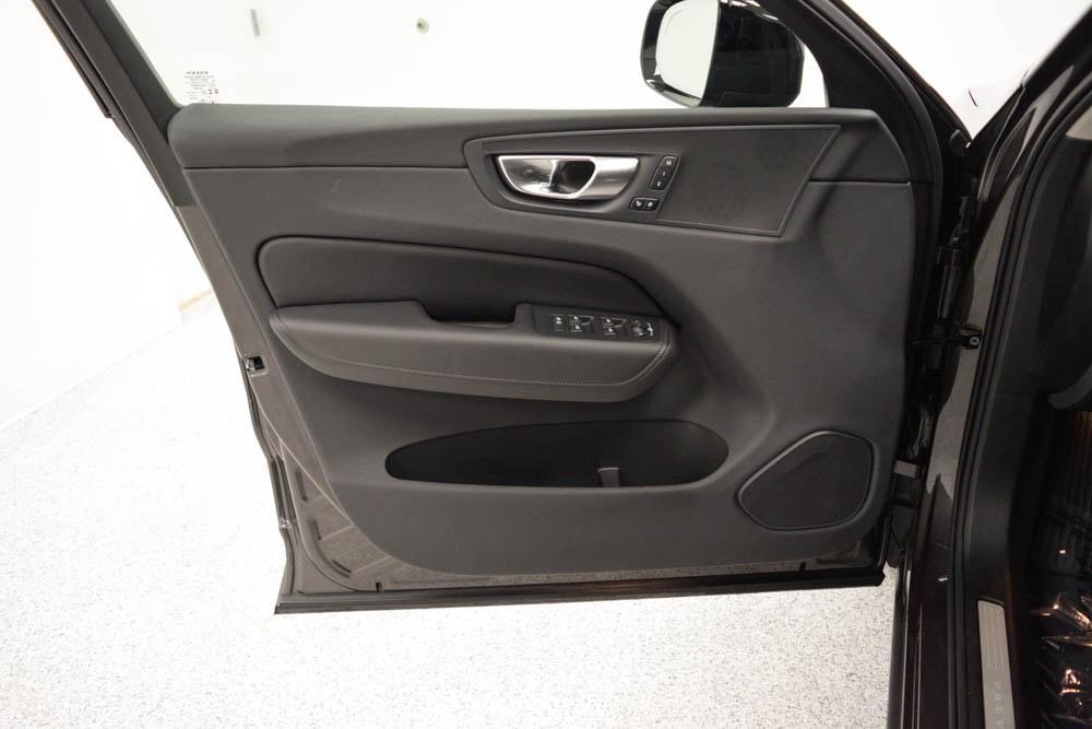 used 2025 Volvo XC60 car, priced at $35,495