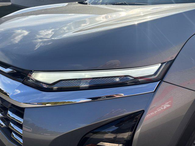 used 2025 Chevrolet Equinox car, priced at $24,400