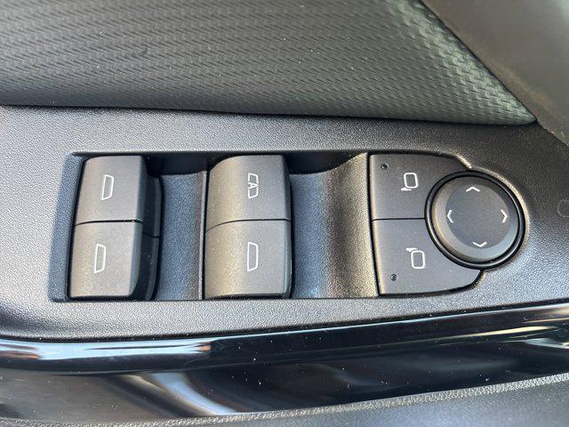 used 2025 Chevrolet Equinox car, priced at $24,400