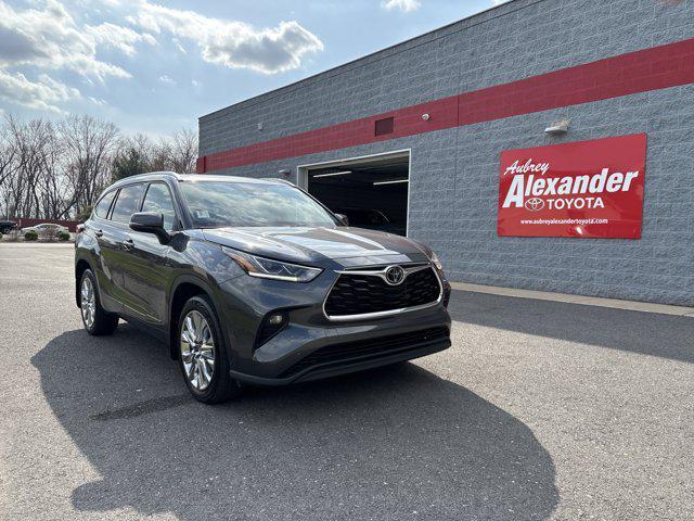 used 2020 Toyota Highlander car, priced at $35,000