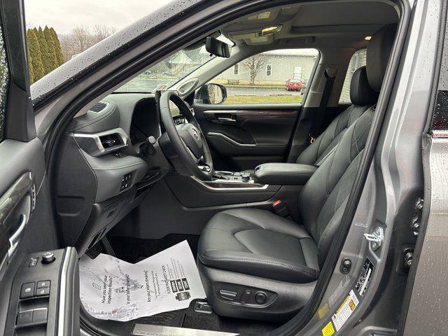 used 2026 Toyota Highlander car, priced at $53,500
