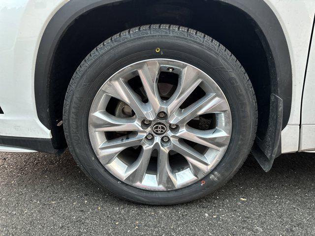 used 2023 Toyota Highlander car, priced at $32,500