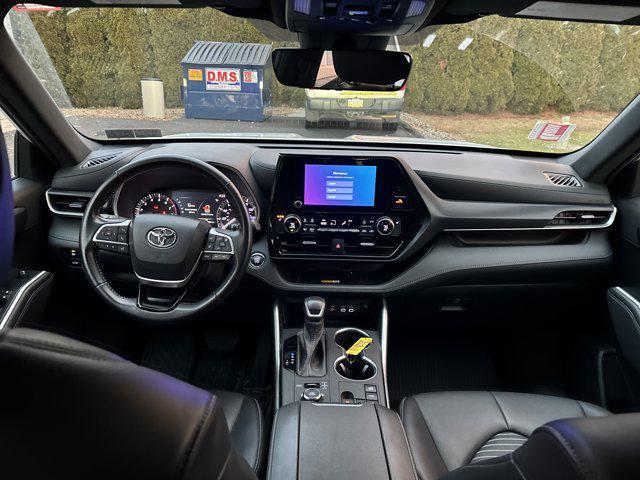 used 2023 Toyota Highlander car, priced at $32,500