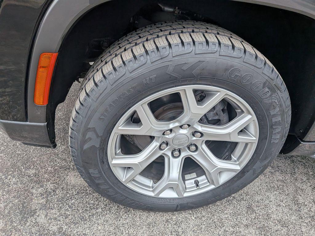 used 2022 Jeep Wagoneer car, priced at $38,895