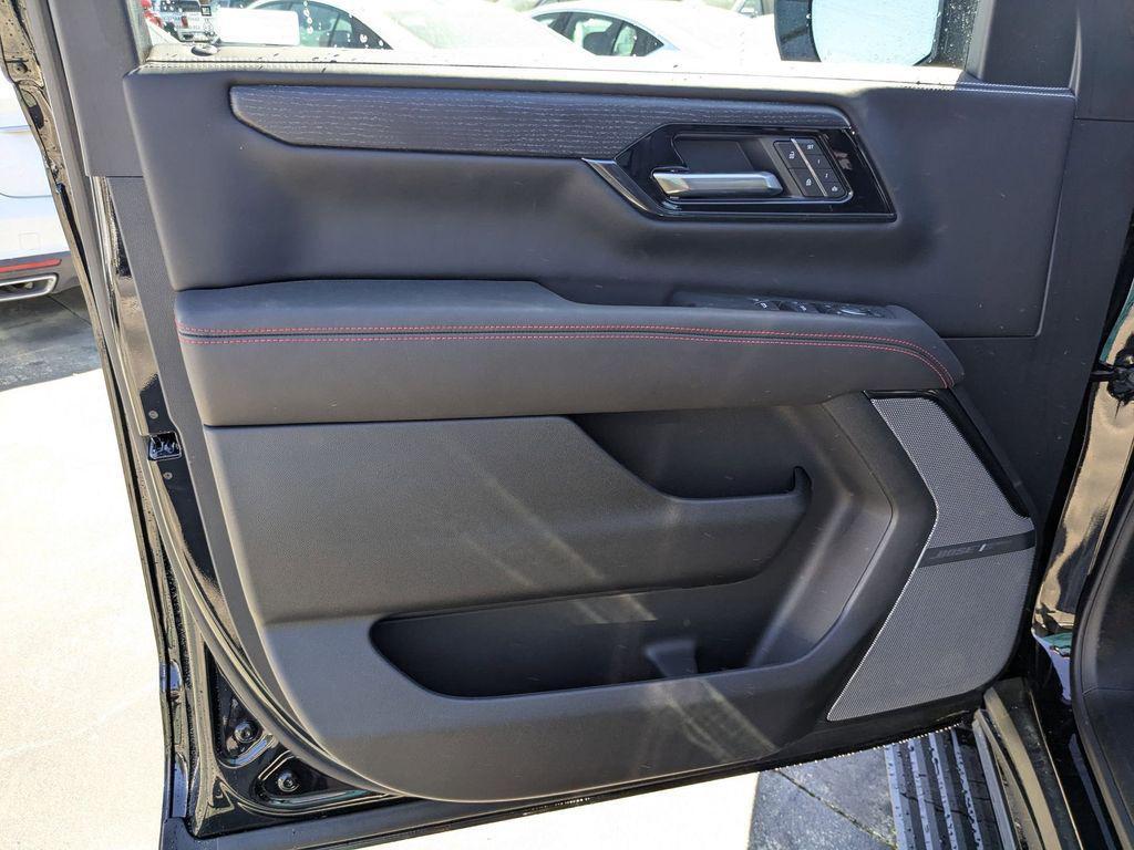 used 2025 GMC Yukon XL car, priced at $77,998