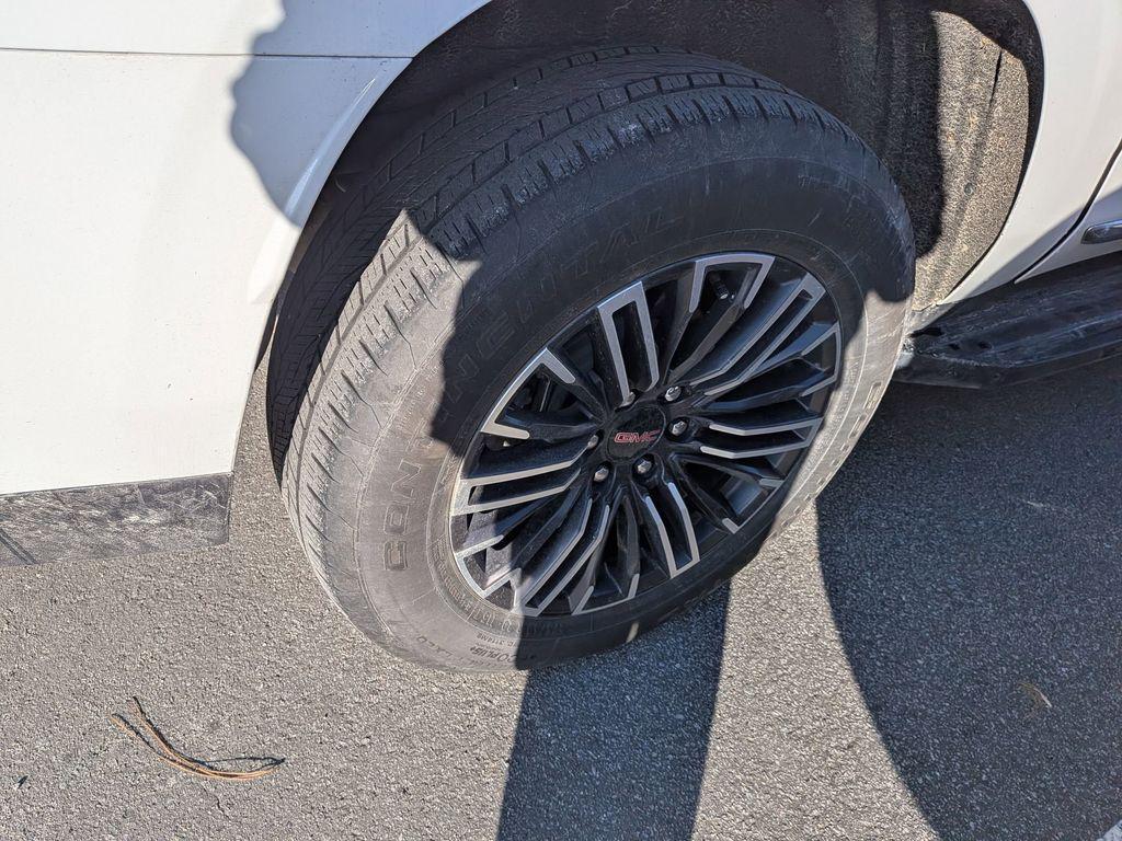 used 2025 GMC Yukon XL car