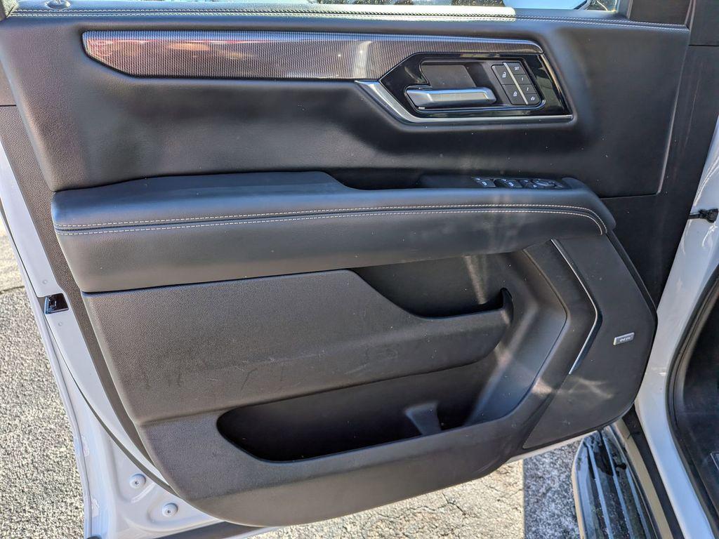 used 2025 GMC Yukon XL car, priced at $65,000