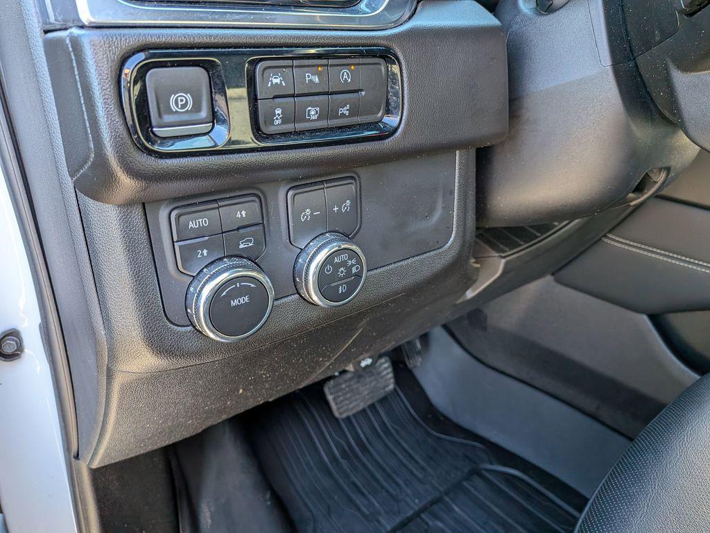 used 2025 GMC Yukon XL car, priced at $65,000