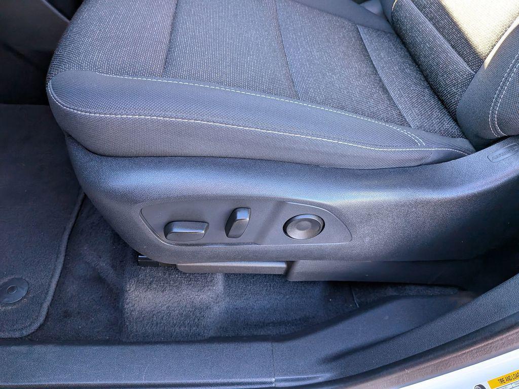 used 2025 Chevrolet Traverse car, priced at $35,000