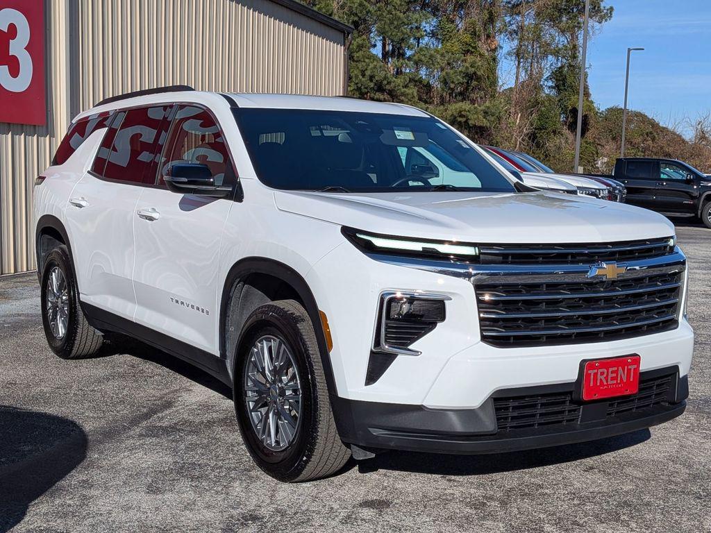 used 2025 Chevrolet Traverse car, priced at $35,000
