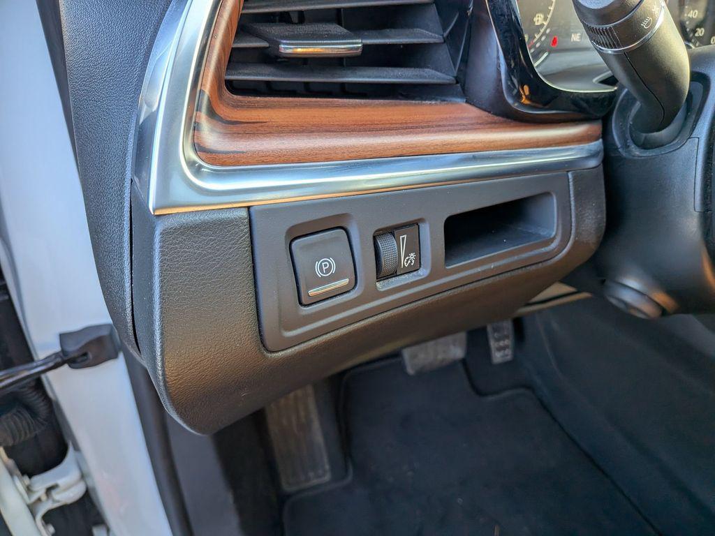 used 2023 Cadillac XT5 car, priced at $34,895