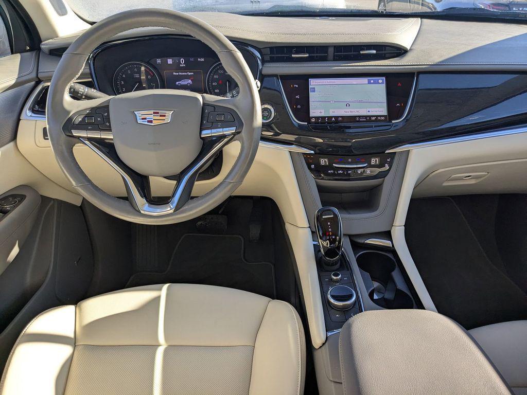used 2024 Cadillac XT6 car, priced at $41,495