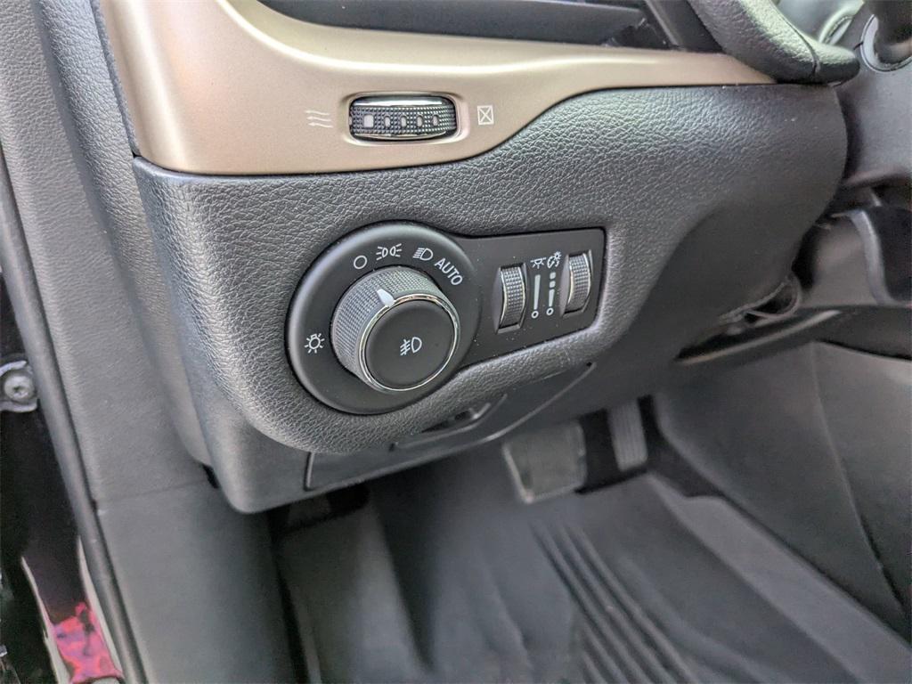 used 2017 Jeep Cherokee car, priced at $15,895