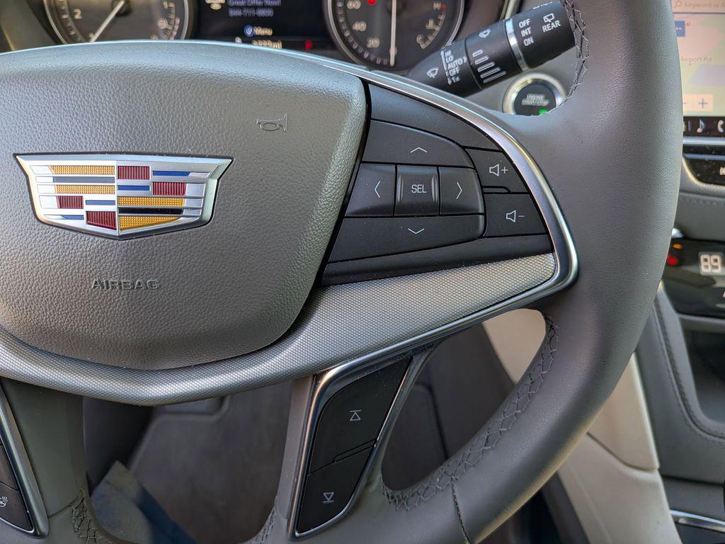 used 2025 Cadillac XT5 car, priced at $41,998