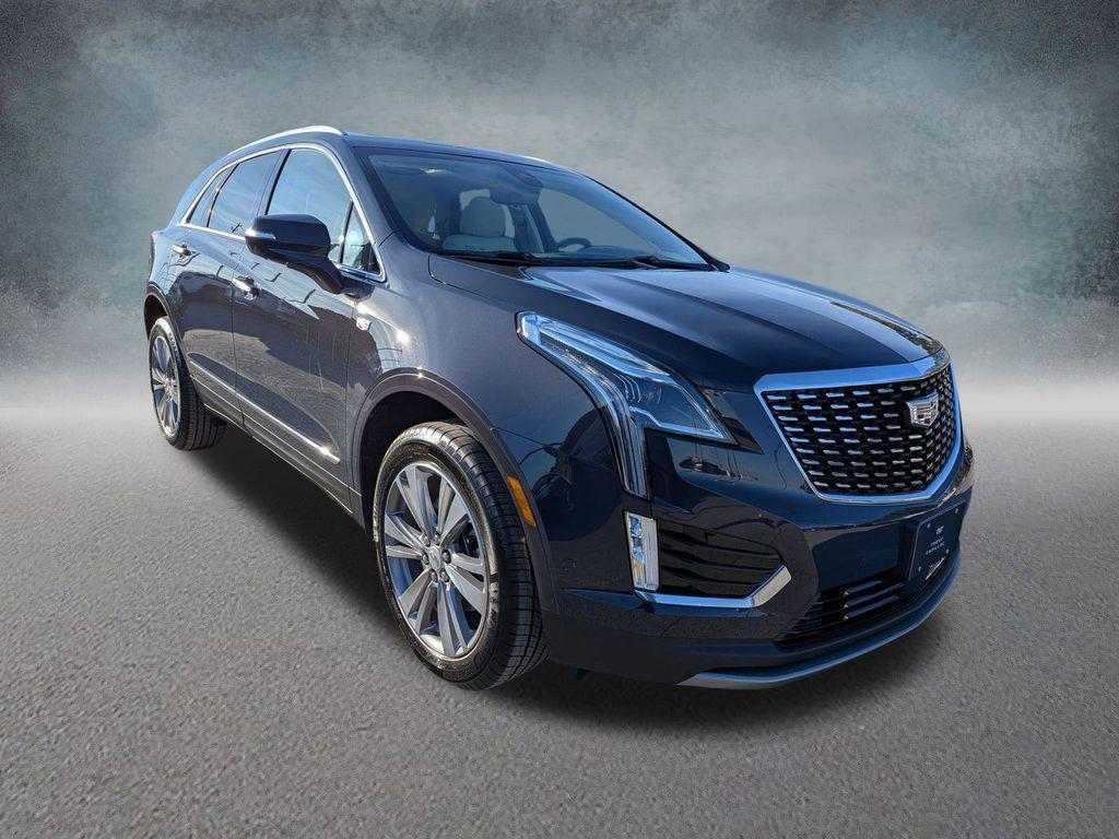 used 2025 Cadillac XT5 car, priced at $41,998