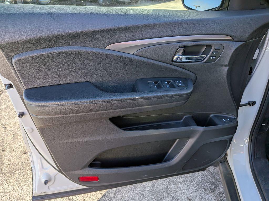 used 2022 Honda Pilot car, priced at $31,000