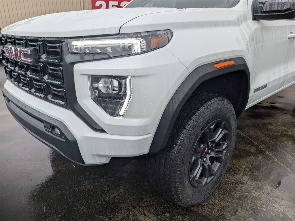 new 2025 GMC Canyon car, priced at $37,867