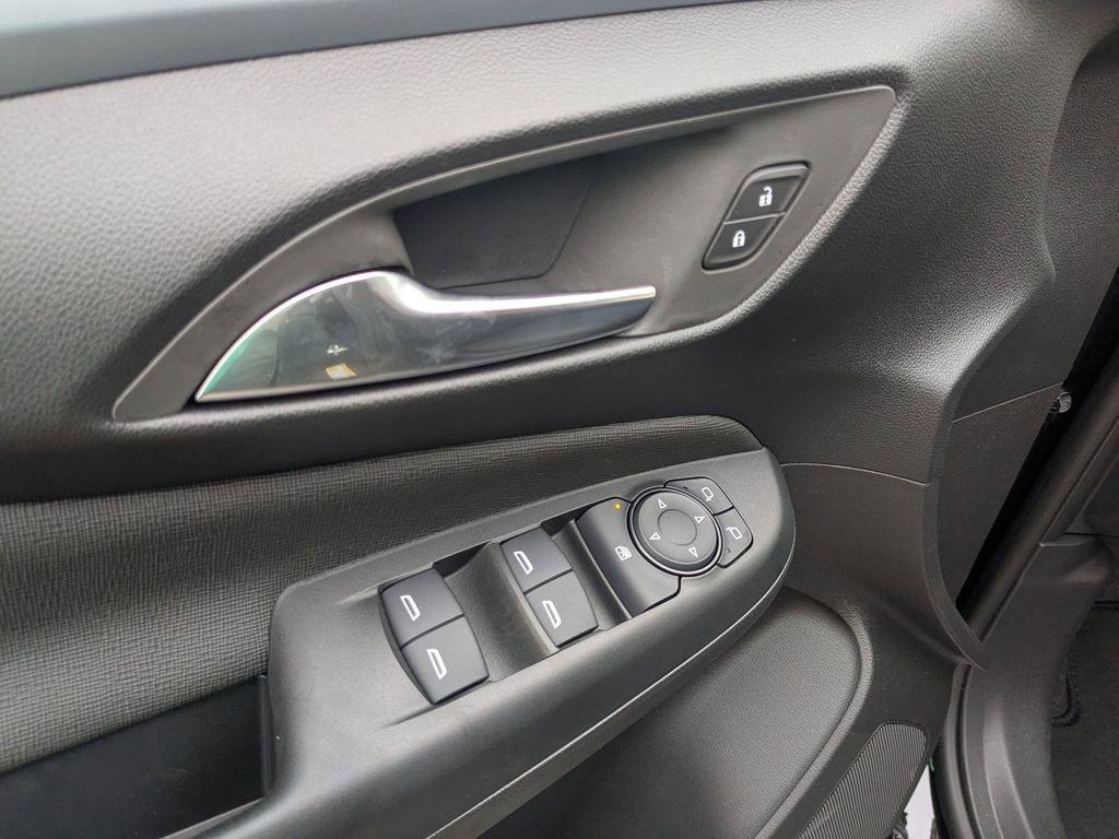 new 2025 Buick Envista car, priced at $26,725