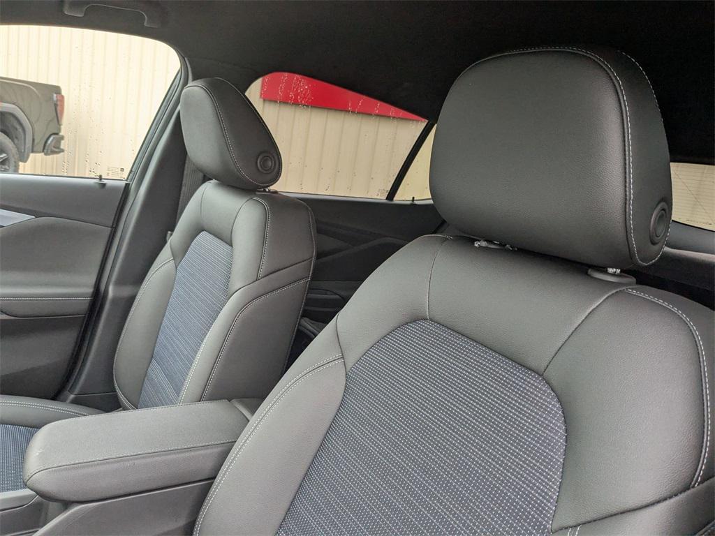 new 2025 Buick Envista car, priced at $26,725