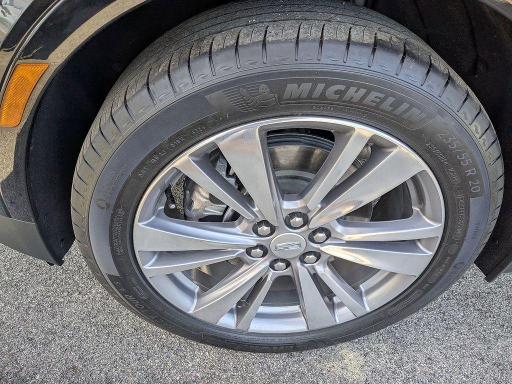 used 2025 Cadillac XT5 car, priced at $38,495