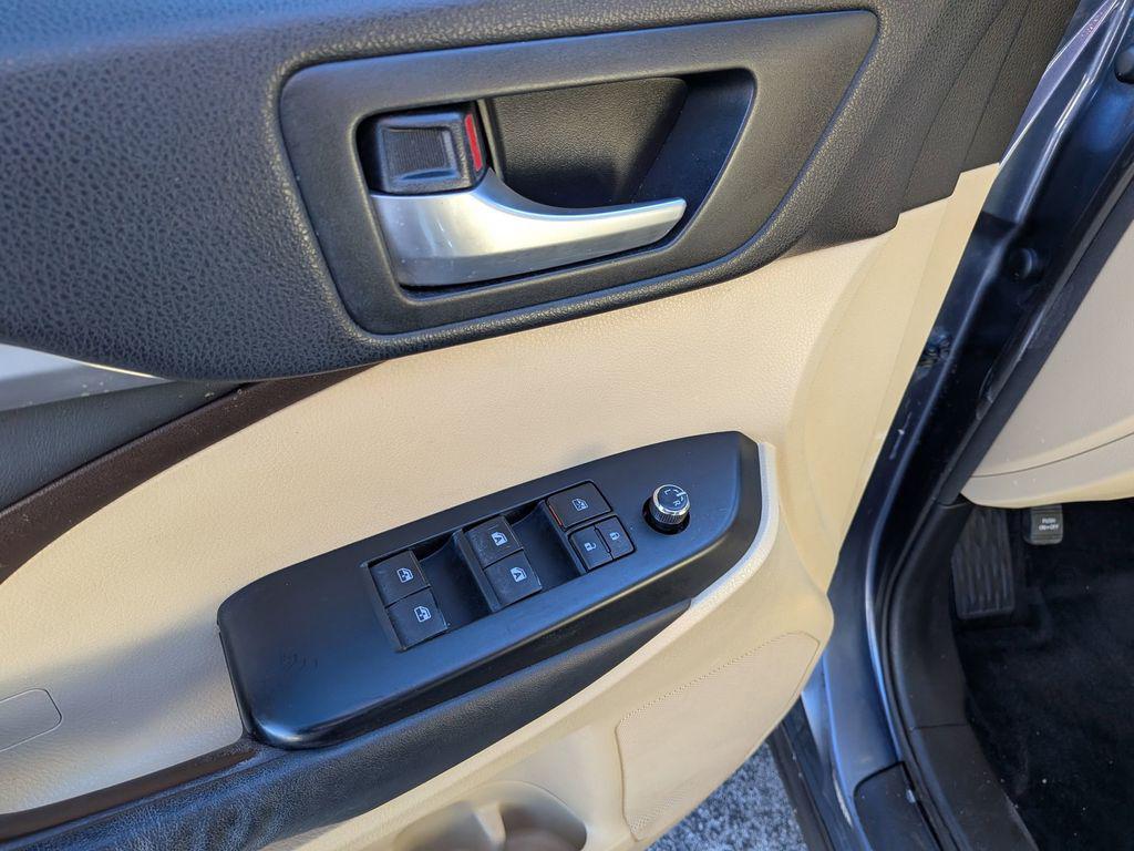 used 2015 Toyota Highlander car, priced at $15,495