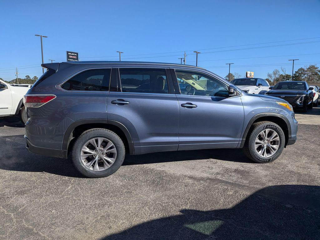 used 2015 Toyota Highlander car, priced at $15,495