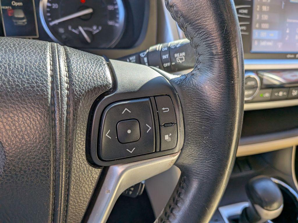 used 2015 Toyota Highlander car, priced at $15,495