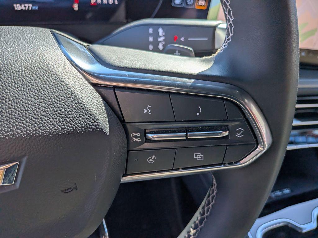 used 2025 Chevrolet Traverse car, priced at $35,500