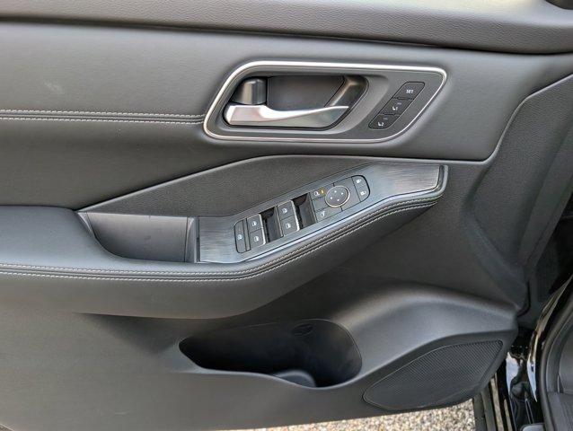 new 2025 Nissan Rogue car, priced at $40,221