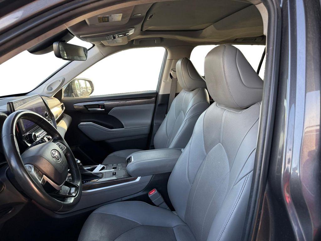 used 2023 Toyota Highlander car, priced at $32,999