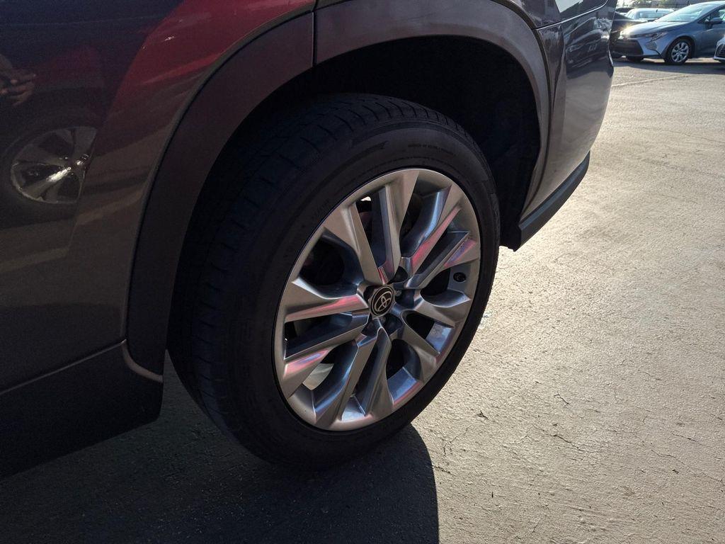 used 2023 Toyota Highlander car, priced at $32,999